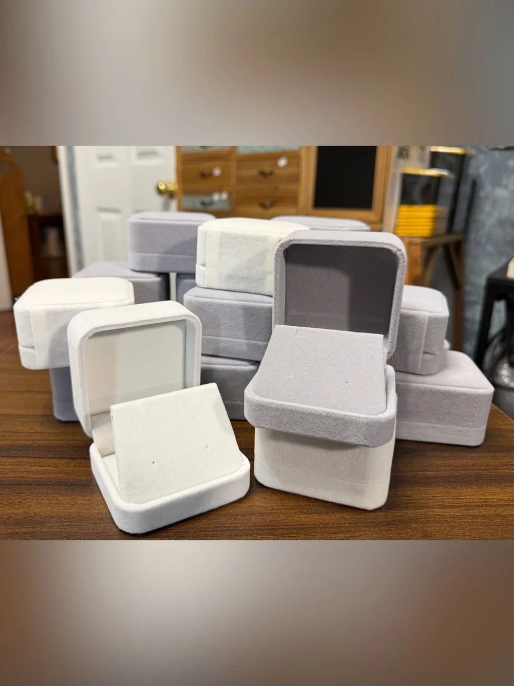 New Velvet Pendant / Earring Jewelry Boxes Ivory and Light Gray